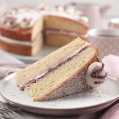 206205C Victoria Sponge Cake (Chefs Selections)