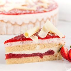 203304C Strawberry & Devon Clotted Cream Gateau (Chantilly)