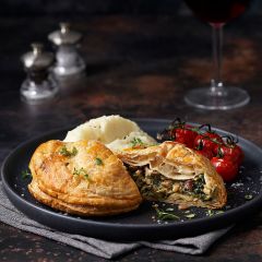 203166C Mushroom, Cranberry & Brie Wellington (KK)