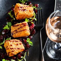 202966C Breaded Brie Wedges (Golden Crumb)
