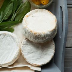 307501C Eden Smokie Brie 250g approx. (Appleby Creamery)