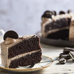 206512C Chocolate Cookies & Cream Cake (More Food)