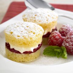 Mini Victoria Sponge Cakes (Frank Dale)