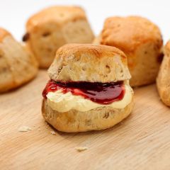 206128C Large Sultana Scones (Handmade)