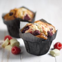206502C Raspberry & White Chocolate Muffins (Baker & Baker)