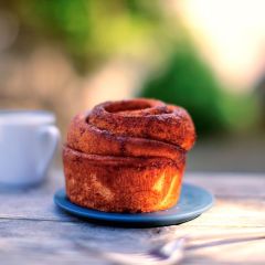 Cinnamon Buns (Handmade Cake Co.)