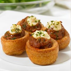 203093C Mini Yorkshire Puddings with Beef & Horseradish (Frank Dale)