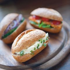 205707C Wholemeal Petit Pain (Chefs Selections)