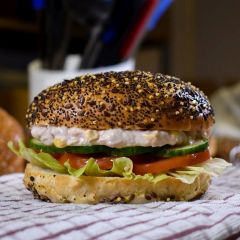 206045C Large Seeded Brioche Bun (Fosters)