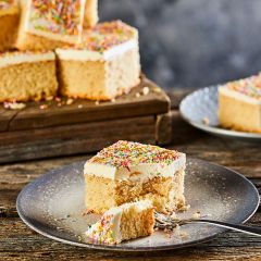 Retro Sprinkle Traycake (Chefs Selections)