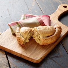 205744C Chicken, Bacon & Leek Pasty (Proper Cornish)