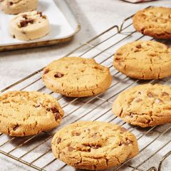 206477C Milk Chocolate Chip Cookie Puck (Chefs Selections)