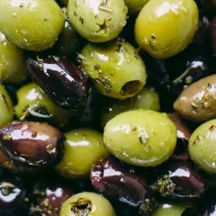 307380C Mixed Pitted Olives in Herbs de Provence (Silver & Green)