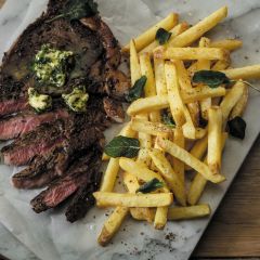 203343C Surecrisp Medium Cut Skin-On Fries (McCain)