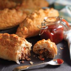 200346C Baked Beef & Vegetable Pasty (Wrights)
