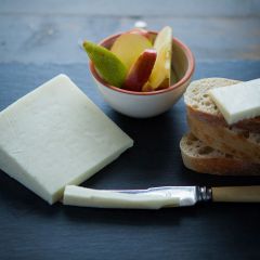 307707C Hootenanny Cheese 1.5kg approx. (Appleby Creamery)
