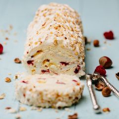 201520C Raspberry & Hazelnut Meringue Roulade (Menuserve)