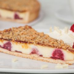 206550C White Chocolate & Raspberry Brulee Tart (Chantilly)