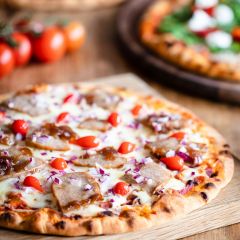 206439C Smoked Sausage & Caramelised Onion Pizza (Pioneer)